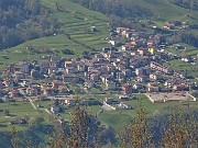 35 Dal Pizzo (921 m) zoom su Stabello di Zogno (379 m)